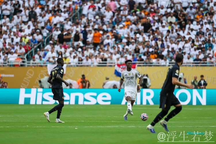 皇马险胜惊魂！补时9分钟：3球大战1红牌 门神99分钟神扑救主